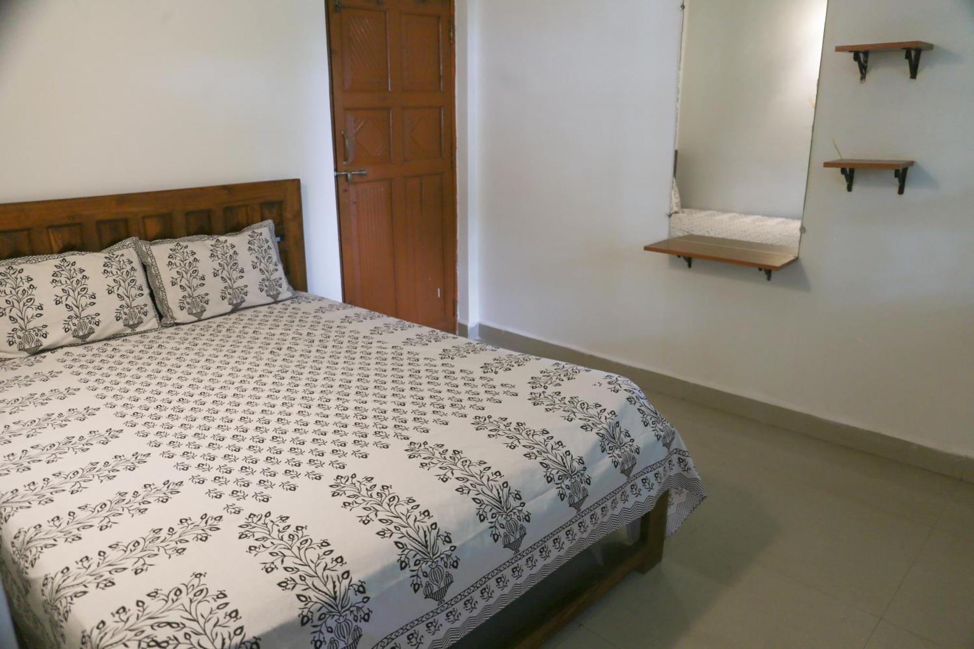 Kumbaya Beachside Hostel & Apartments At Arambol Beach Εξωτερικό φωτογραφία
